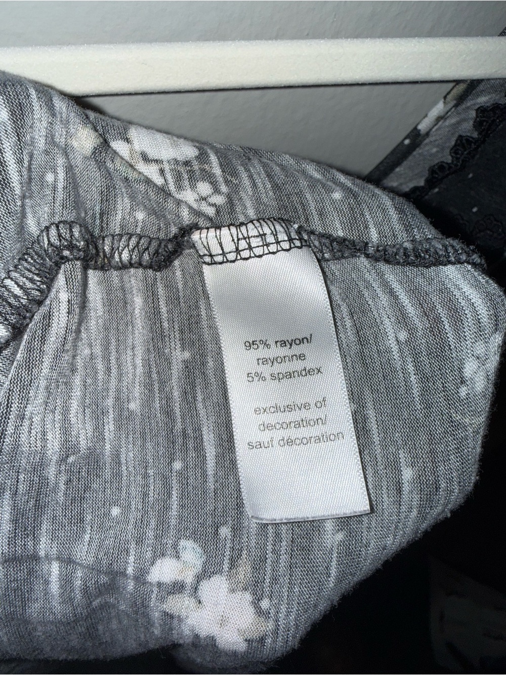 2X Black Floral Button-Front Tank with Lace detailing - Picture 5 of 6
